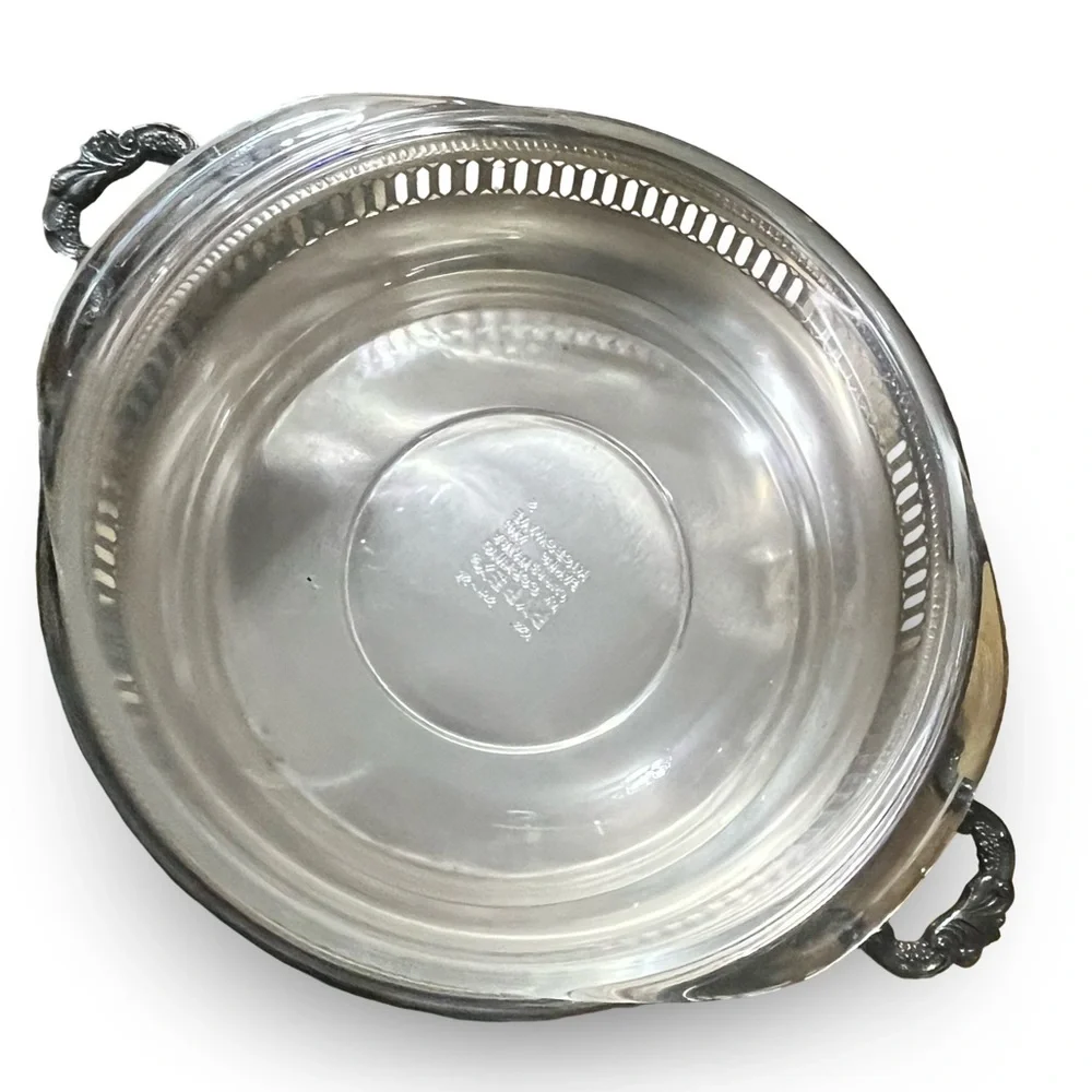 Antique “Baroque” Wallace 721 Silver Plate 2 Quart Covered Casserole Dish